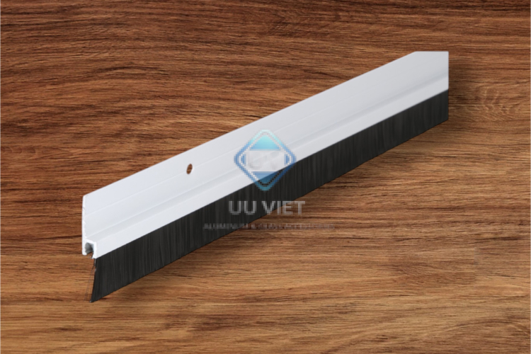 Chổi đệm, Ron che bụi dạng chổi cửa tự chế, để bắt vít