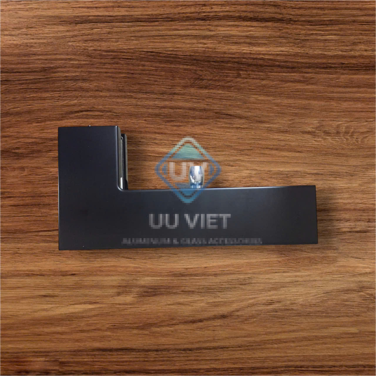 KẸP KÍNH GÓC L ĐEN VICKINI